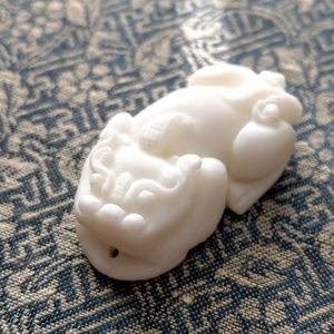 Chinese Lucky Animal Pixiu Carved Bone Pendant